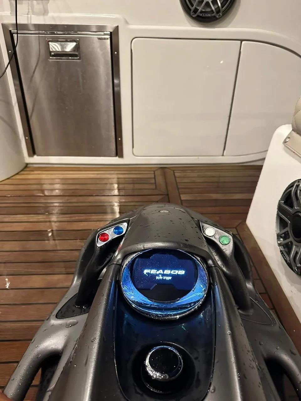 Seabob F5S, scooter subacqueo a noleggio con BoatVibe in Costiera Amalfitana