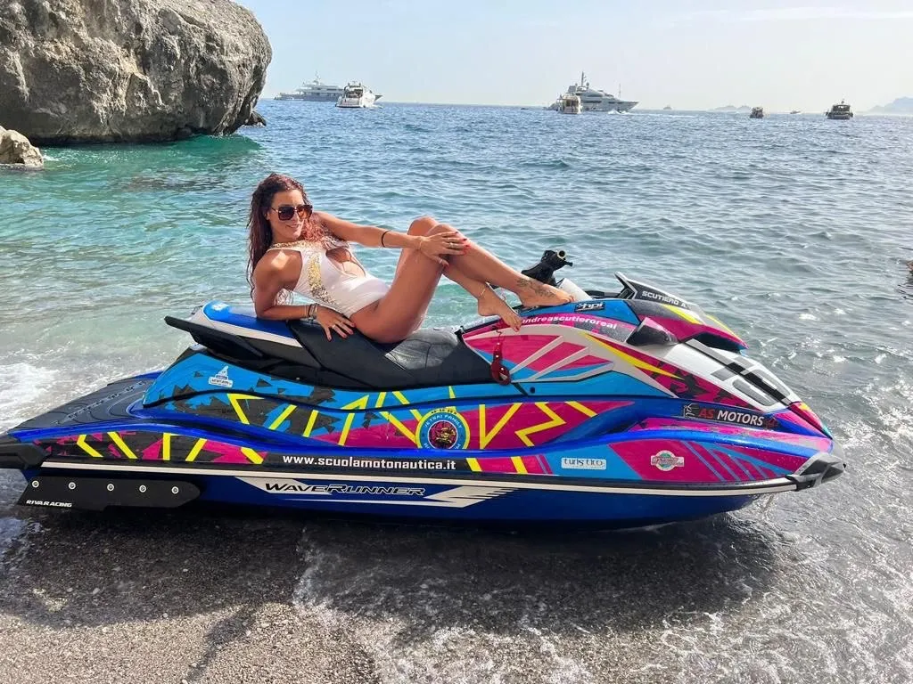Moto d'acqua Yamaha GP 1800R 350cv a noleggio con BoatVibe in Costiera Amalfitana